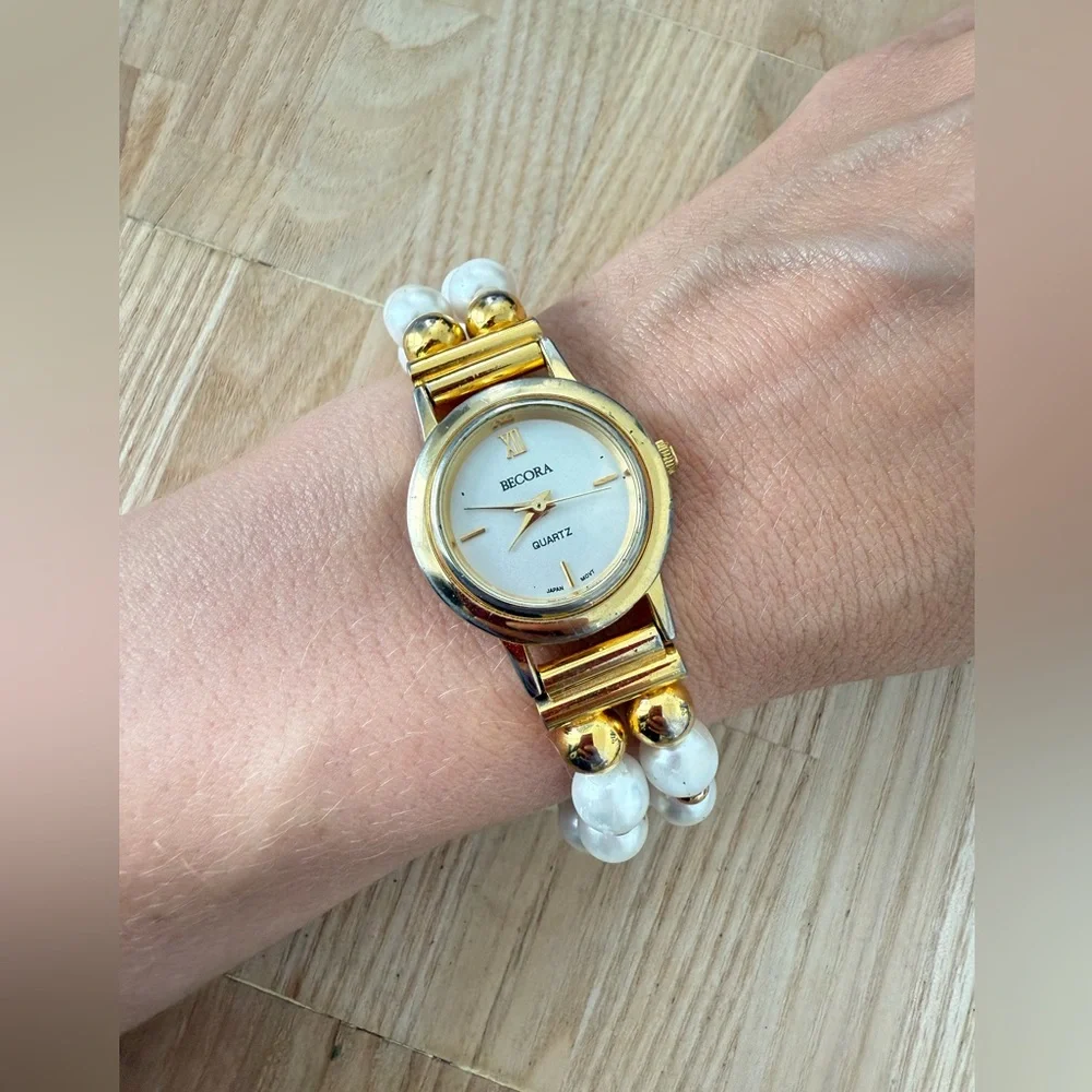 Vintage becora ladies gold tone fashion pearl bracelet watch NEW BATTERY
